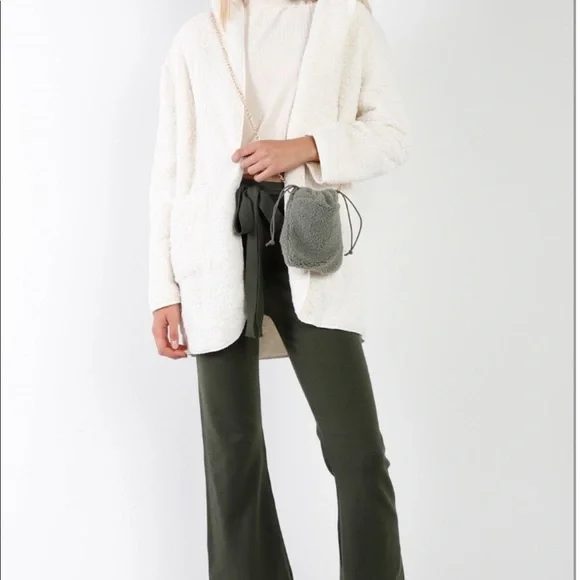 Oversized Fluffy, hooded Teddy Coat - Picture 4 of 6